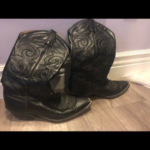 Black cowboy boots size 8-9